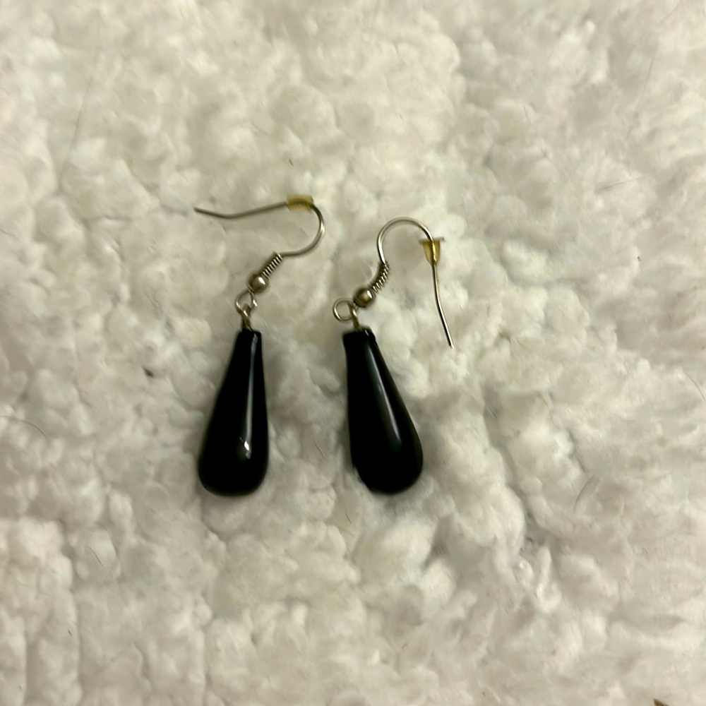 Earrings, dropping style, black and silver